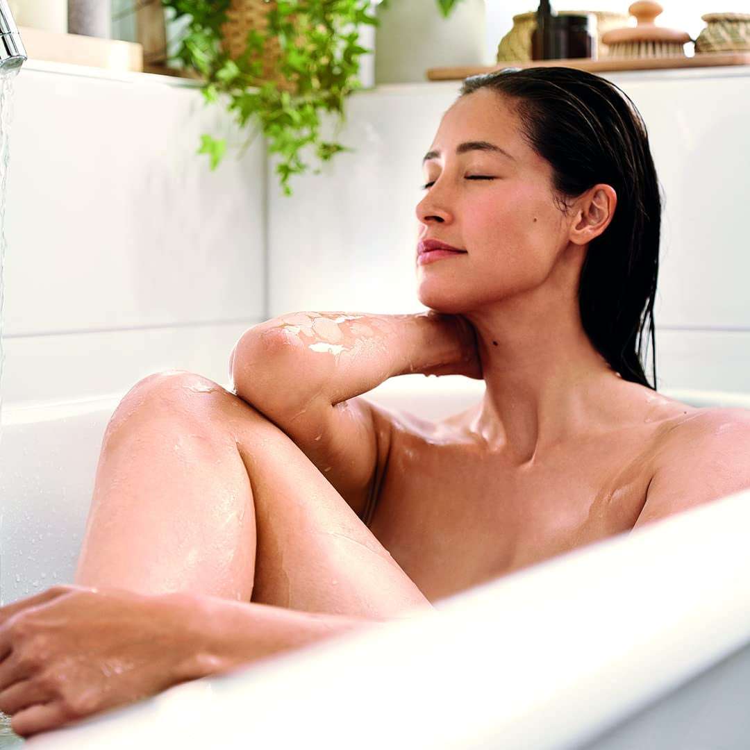 Kneipp Relaxing Bath Crystals with Lemon Balm, 600g - Multicolored Bliss for Ultimate Relaxation